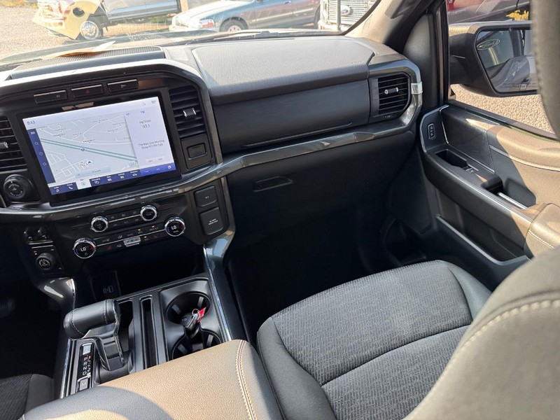 Ford F-150 Vehicle Full-screen Gallery Image 16