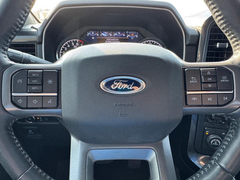 Ford F-150 Vehicle Full-screen Gallery Image 19