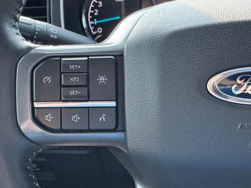 Ford F-150 Vehicle Full-screen Gallery Image 20