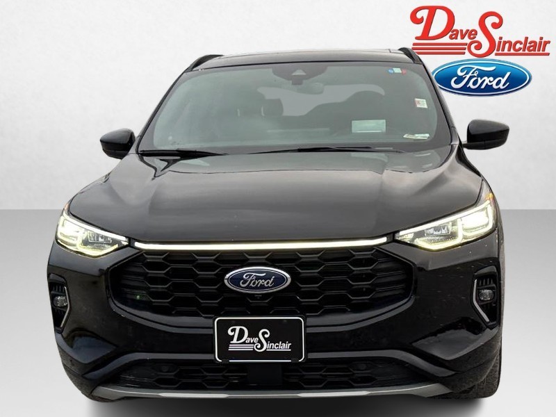 Ford Escape Vehicle Full-screen Gallery Image 02