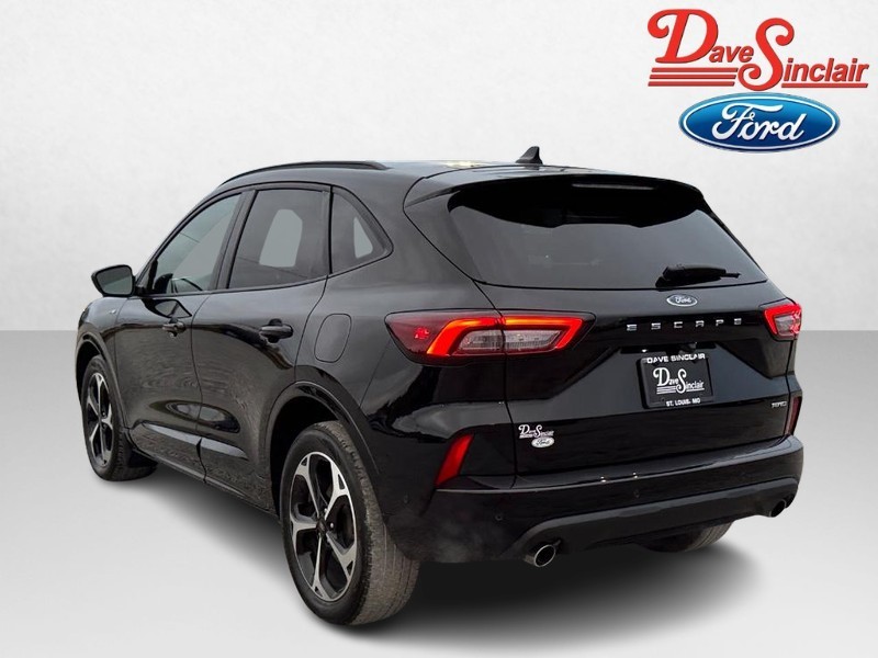 Ford Escape Vehicle Full-screen Gallery Image 09