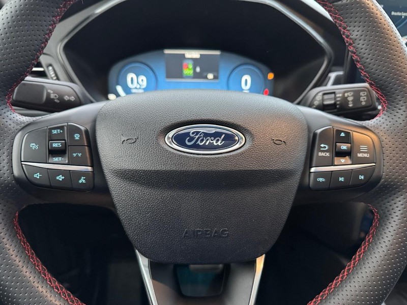 Ford Escape Vehicle Full-screen Gallery Image 20