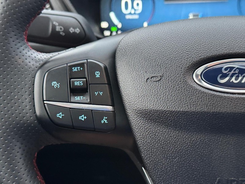 Ford Escape Vehicle Full-screen Gallery Image 21
