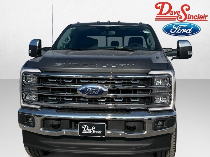 Ford Super Duty F-350 SRW Vehicle Full-screen Gallery Image 02