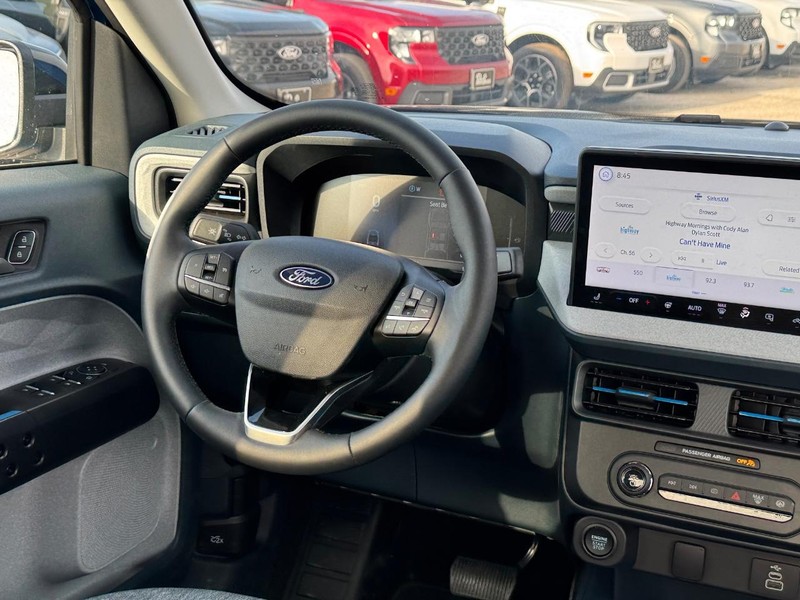 Ford Maverick Vehicle Full-screen Gallery Image 16