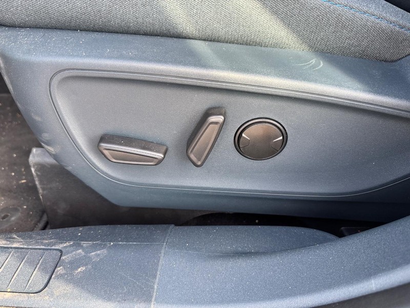 Ford Maverick Vehicle Full-screen Gallery Image 19