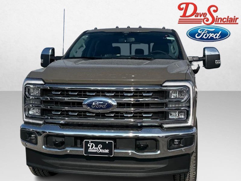 Ford Super Duty F-250 SRW Vehicle Full-screen Gallery Image 02