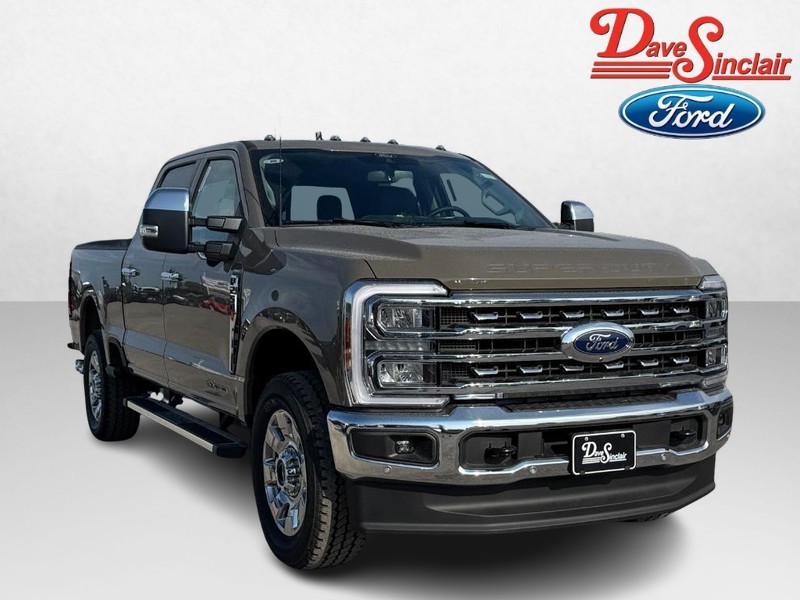 Ford Super Duty F-250 SRW Vehicle Full-screen Gallery Image 04