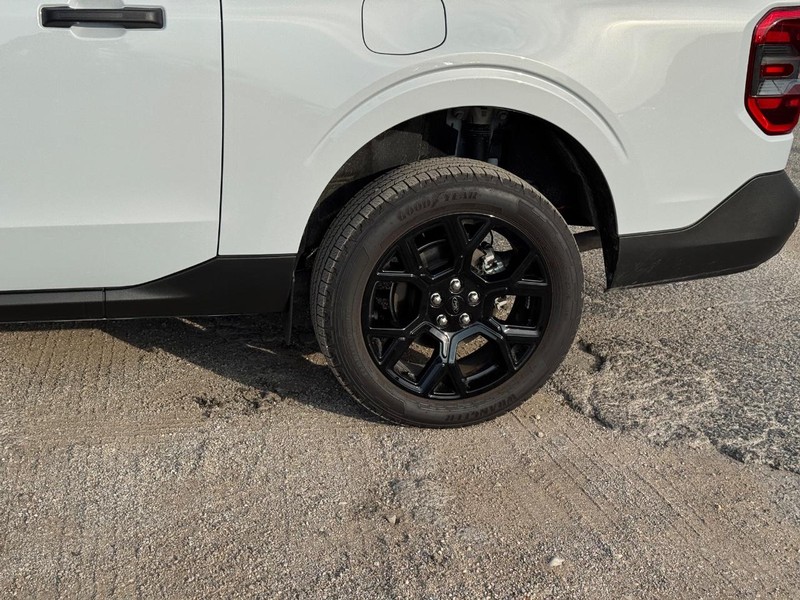 Ford Maverick Vehicle Full-screen Gallery Image 11
