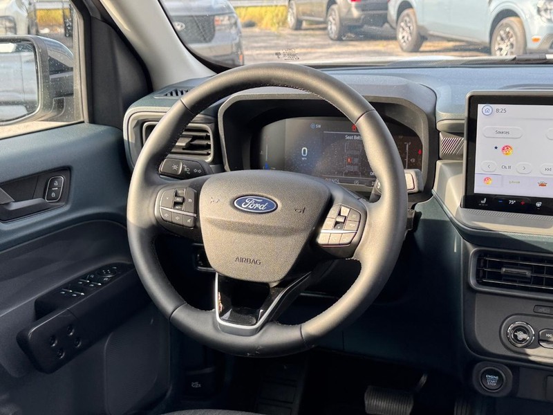 Ford Maverick Vehicle Full-screen Gallery Image 15