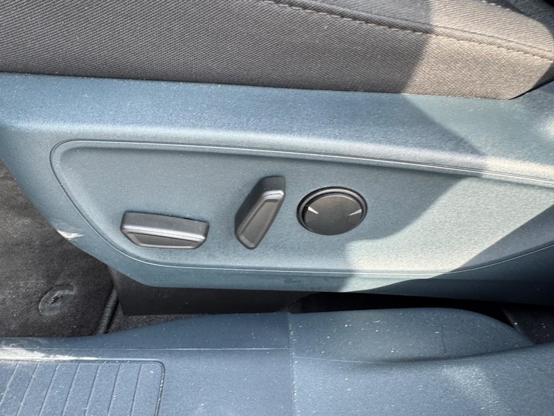 Ford Maverick Vehicle Full-screen Gallery Image 18