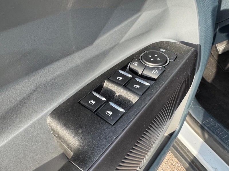 Ford Maverick Vehicle Full-screen Gallery Image 19