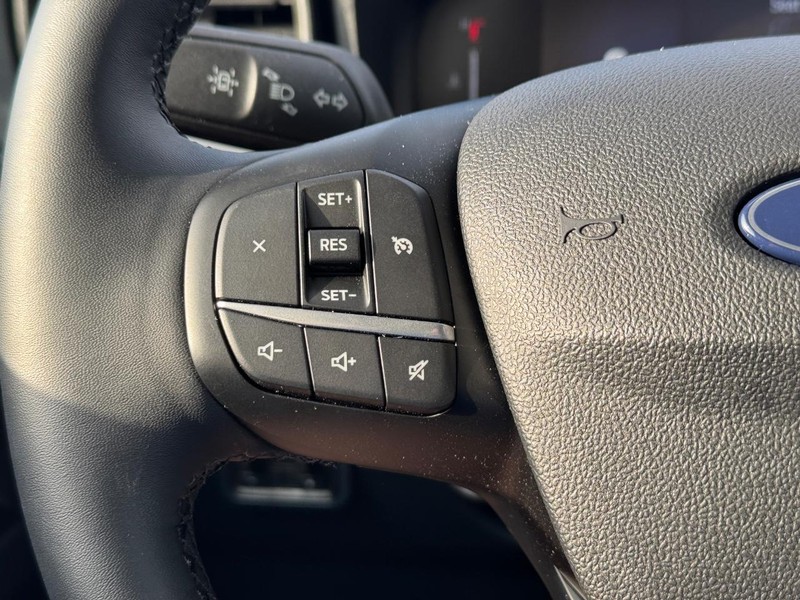 Ford Maverick Vehicle Full-screen Gallery Image 21