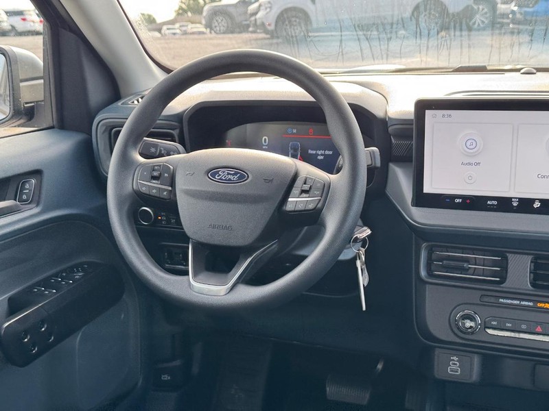 Ford Maverick Vehicle Full-screen Gallery Image 15