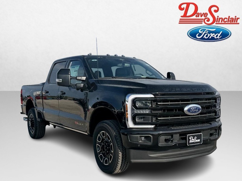 Ford Super Duty F-350 SRW Vehicle Full-screen Gallery Image 04