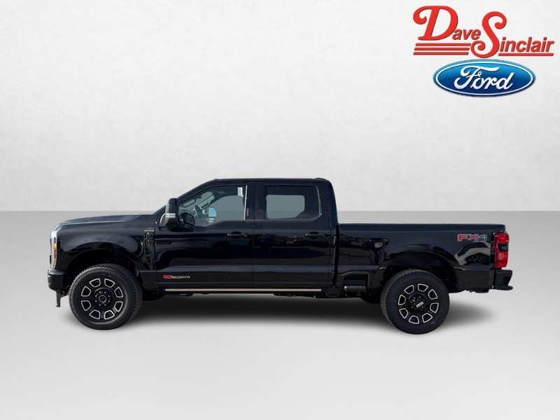 Ford Super Duty F-350 SRW Vehicle Full-screen Gallery Image 10