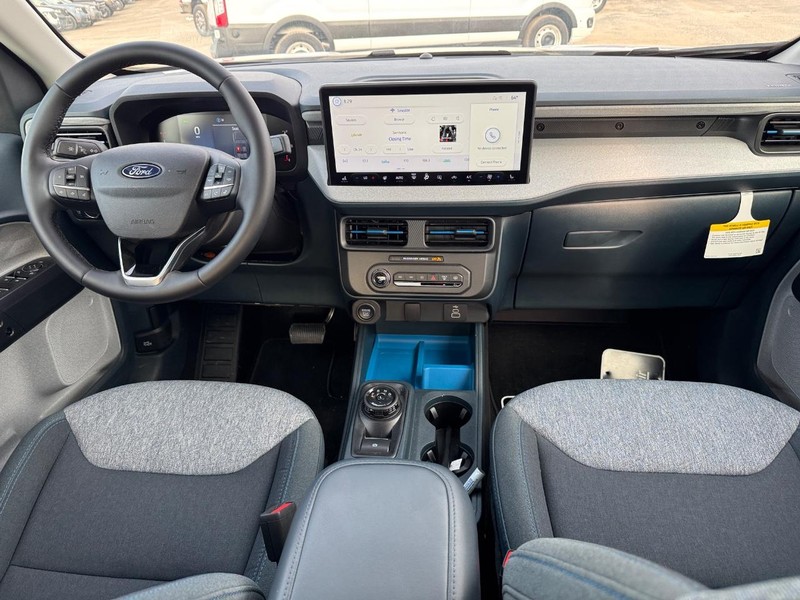 Ford Maverick Vehicle Full-screen Gallery Image 15