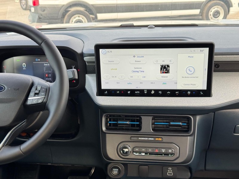 Ford Maverick Vehicle Full-screen Gallery Image 16