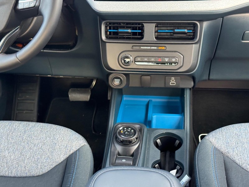 Ford Maverick Vehicle Full-screen Gallery Image 17