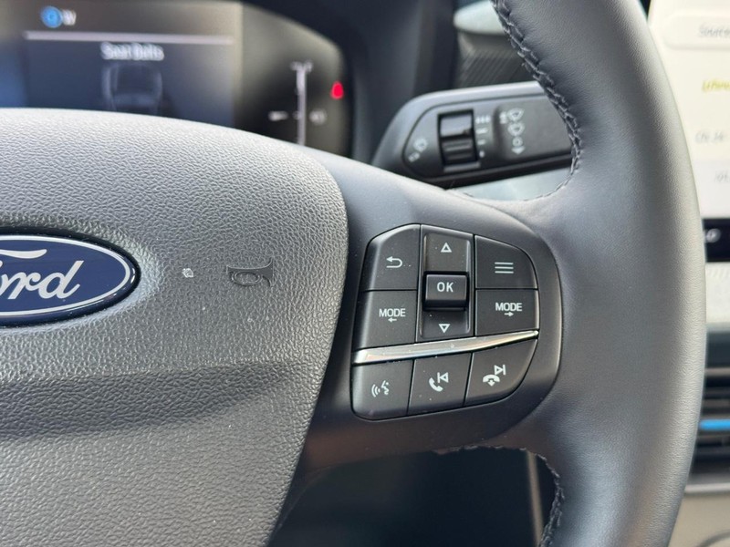 Ford Maverick Vehicle Full-screen Gallery Image 22