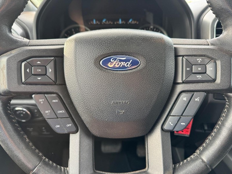 Ford F-150 Vehicle Full-screen Gallery Image 19