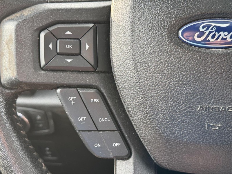 Ford F-150 Vehicle Full-screen Gallery Image 20