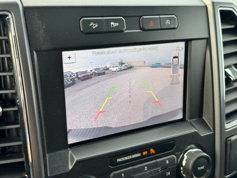Ford F-150 Vehicle Full-screen Gallery Image 24