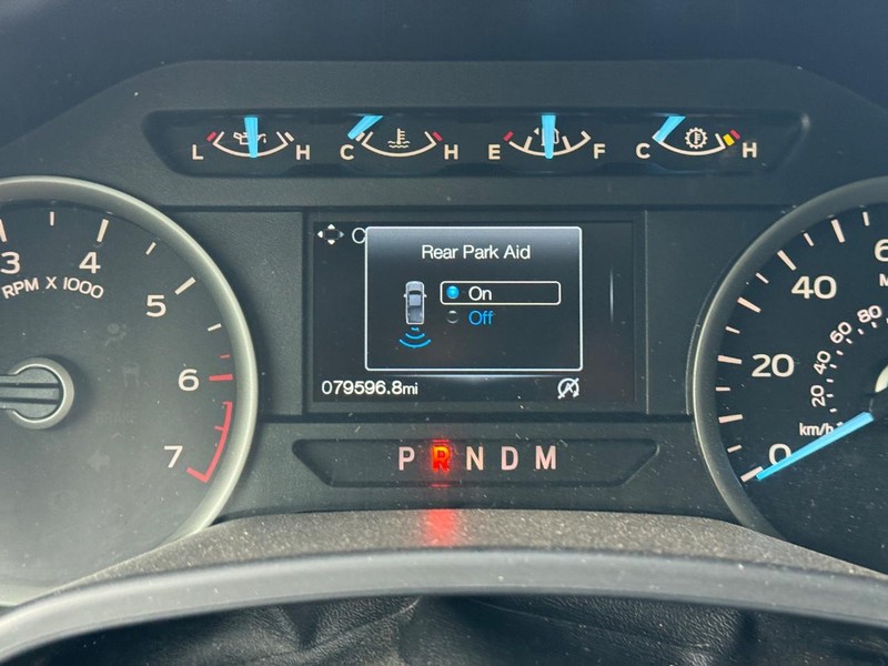 Ford F-150 Vehicle Full-screen Gallery Image 25
