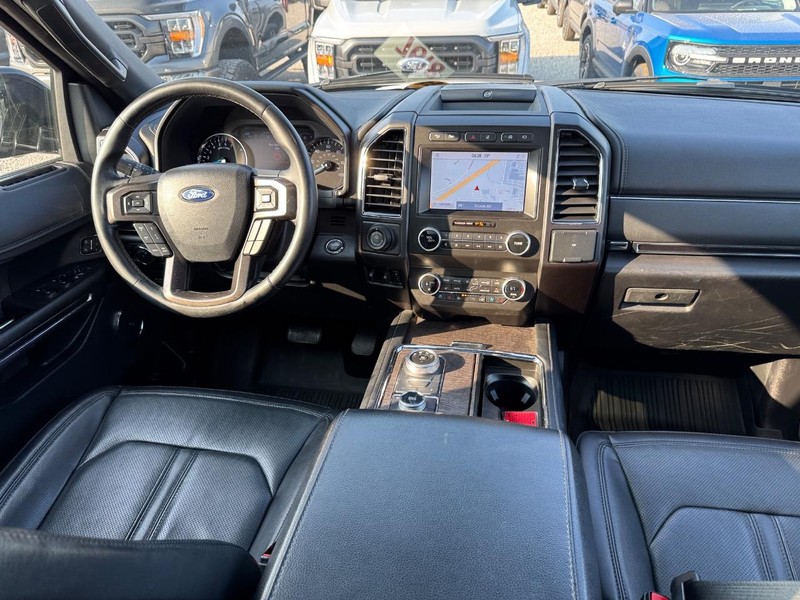 Ford Expedition Vehicle Full-screen Gallery Image 18