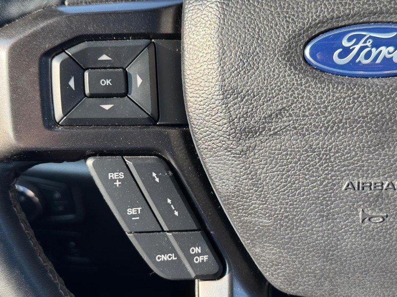 Ford Expedition Vehicle Full-screen Gallery Image 24