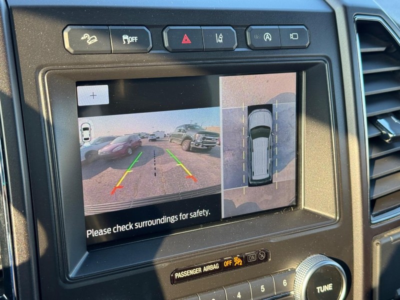 Ford Expedition Vehicle Full-screen Gallery Image 28