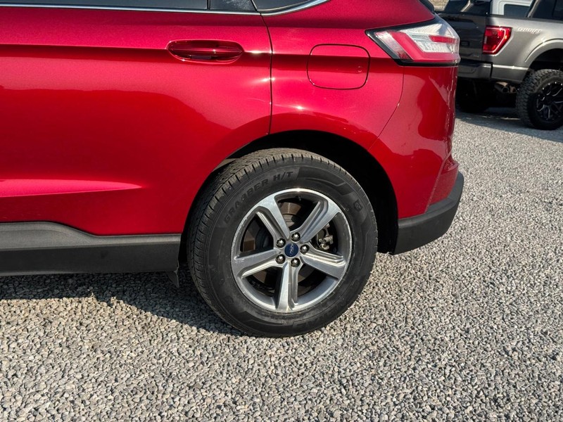 Ford Edge Vehicle Full-screen Gallery Image 11