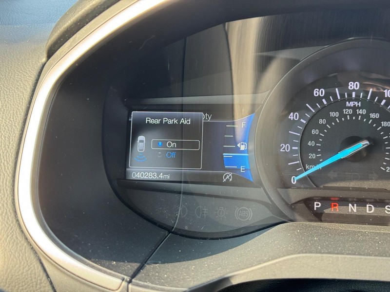 Ford Edge Vehicle Full-screen Gallery Image 25