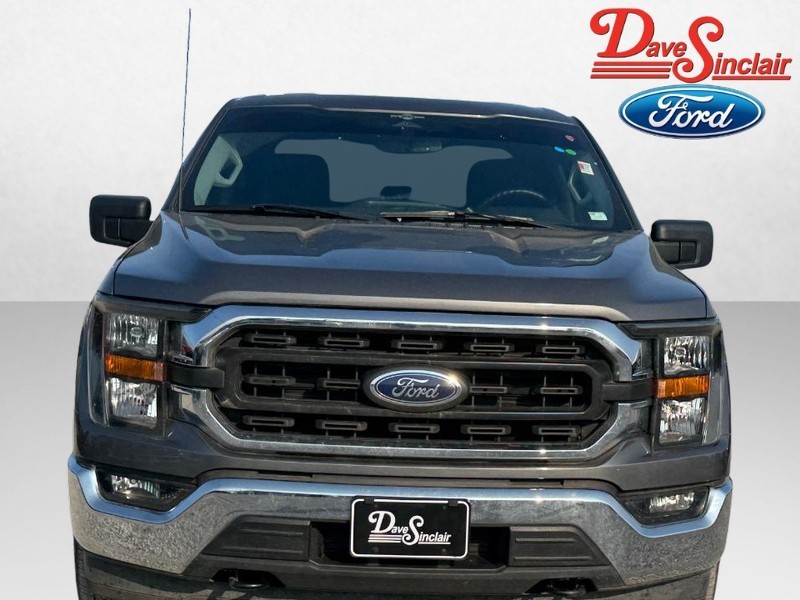 Ford F-150 Vehicle Full-screen Gallery Image 02