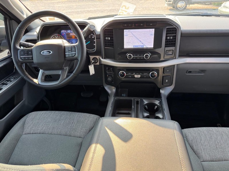Ford F-150 Vehicle Full-screen Gallery Image 15
