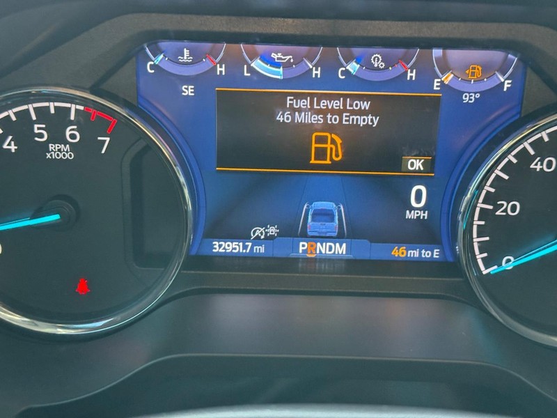 Ford F-150 Vehicle Full-screen Gallery Image 23