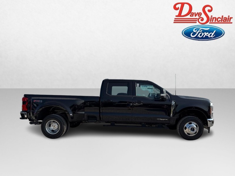 Ford Super Duty F-350 DRW Vehicle Full-screen Gallery Image 05