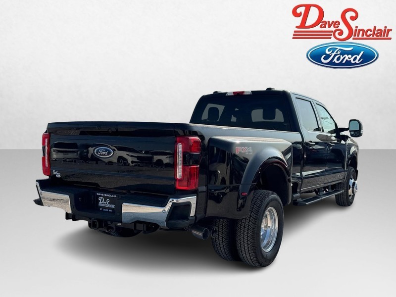 Ford Super Duty F-350 DRW Vehicle Full-screen Gallery Image 07