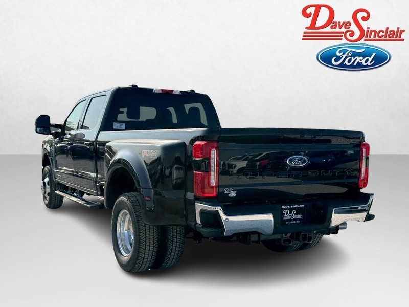 Ford Super Duty F-350 DRW Vehicle Full-screen Gallery Image 09
