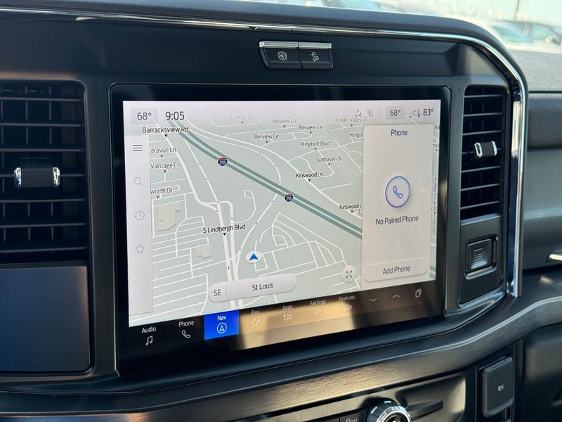 Ford Super Duty F-250 SRW Vehicle Full-screen Gallery Image 24