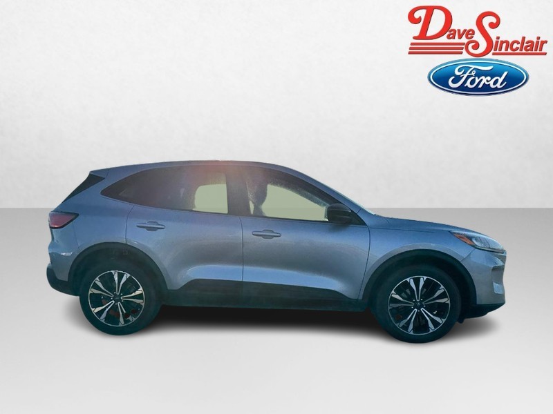 Ford Escape Vehicle Full-screen Gallery Image 05