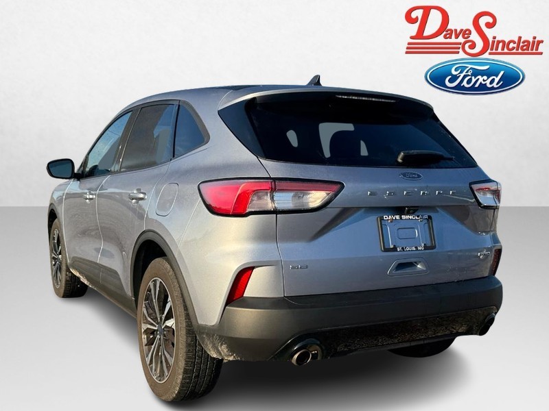 Ford Escape Vehicle Full-screen Gallery Image 09