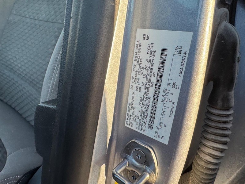 Ford Escape Vehicle Full-screen Gallery Image 24