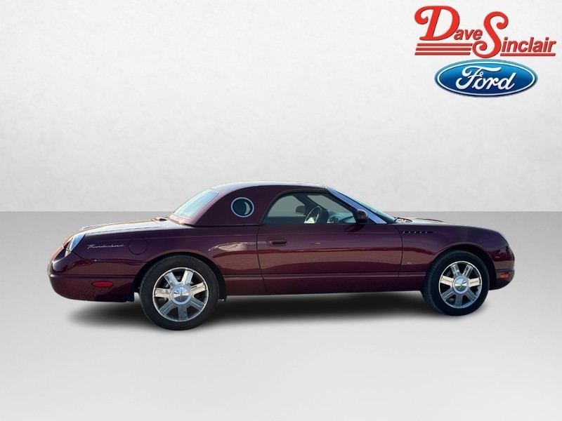 Ford Thunderbird Vehicle Full-screen Gallery Image 05