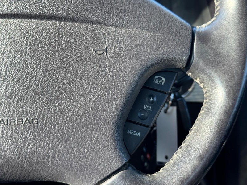 Ford Thunderbird Vehicle Full-screen Gallery Image 19