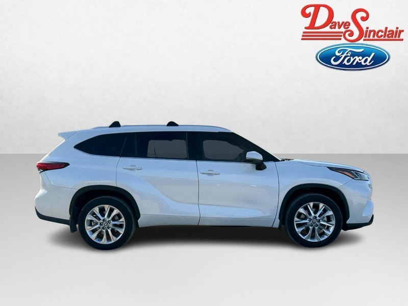 Toyota Highlander Vehicle Full-screen Gallery Image 05
