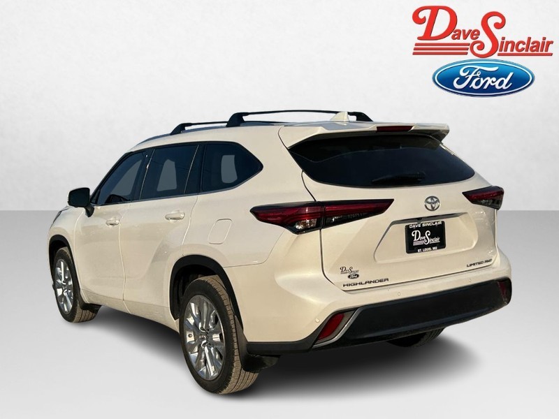 Toyota Highlander Vehicle Full-screen Gallery Image 09