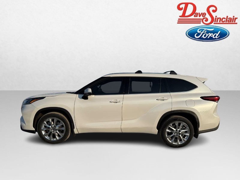Toyota Highlander Vehicle Full-screen Gallery Image 10
