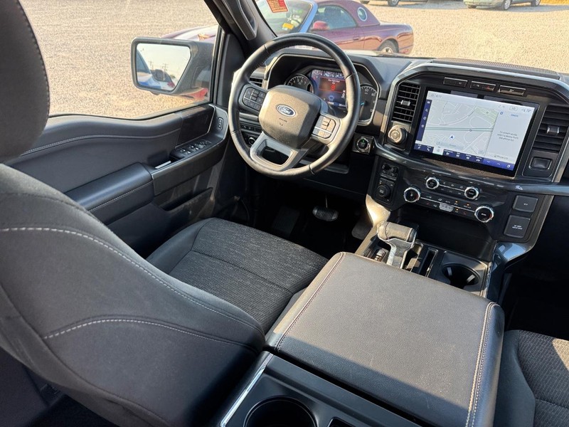 Ford F-150 Vehicle Full-screen Gallery Image 15