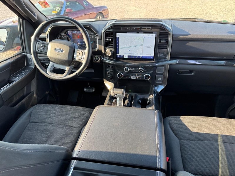 Ford F-150 Vehicle Full-screen Gallery Image 16